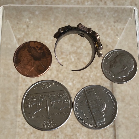 Vintage 1960’s Zodiac Horoscope Pisces Sign Fish unisex Metal Ring - Picture 4 of 16